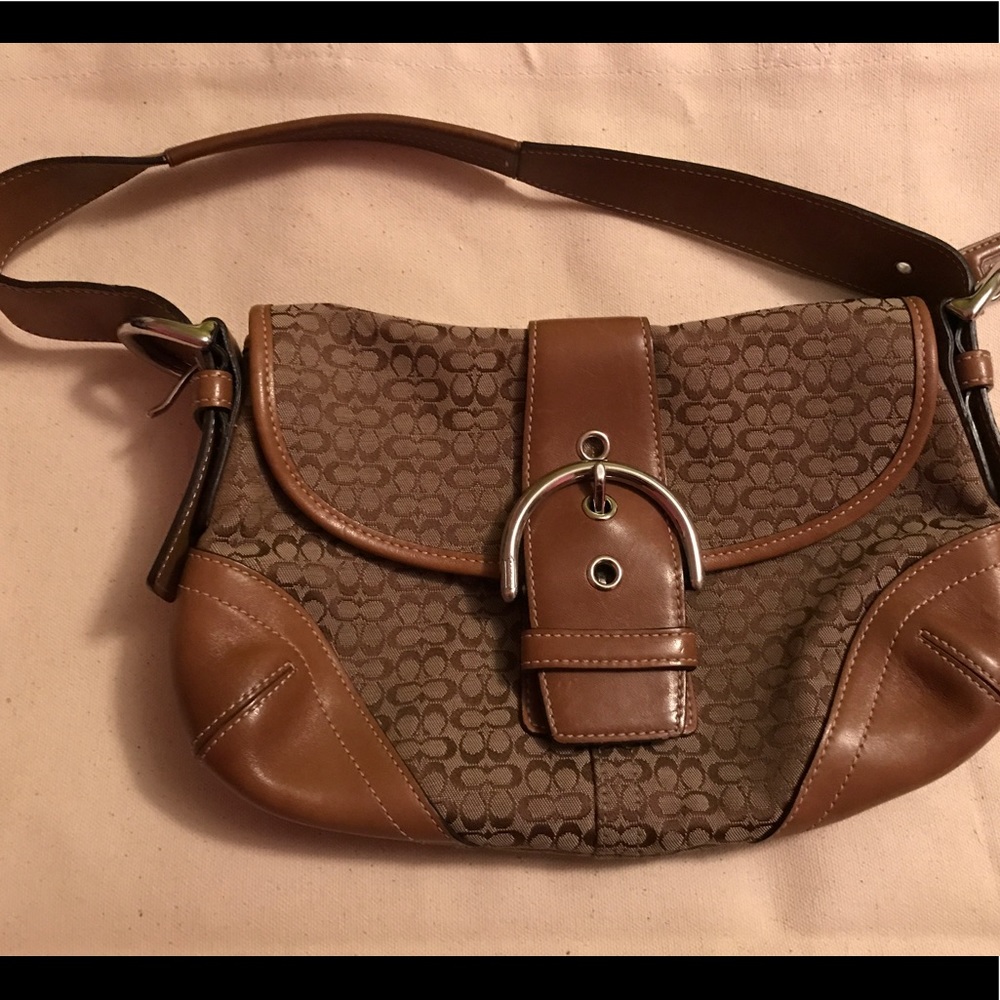 COPY - AUTHENTIC Coach Pocket book and wallet